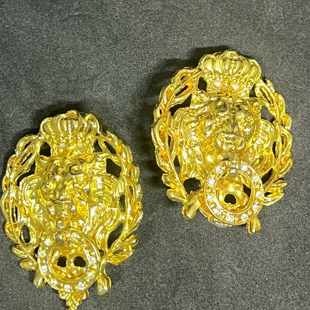Vintage Lions head clip on earrings